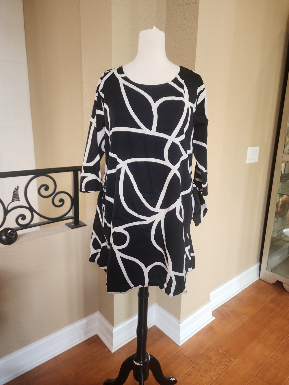 Black & White Abstract Print Mini Dress
